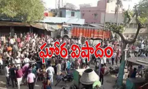 8 killed as truck ploughs into roadside eatery in Bihar