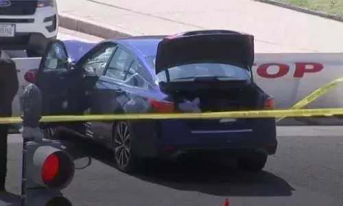 అమెరికా అధ్యక్ష భవనం వద్ద కారు బీభత్సం