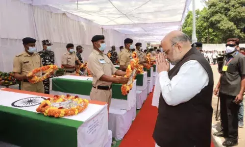 Amit Shah pays tributes