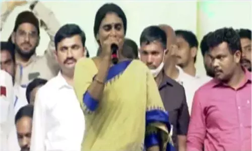 సీఎం కేసీఆర్పై నిప్పులు చెరిగిన షర్మిల