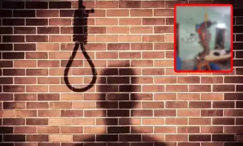 కూతురితో స‌హా తండ్రి ఆత్మ‌హ‌త్య‌.. భార్య బాధ‌చూడ‌లేకే అంటూ నోట్ రాసి..