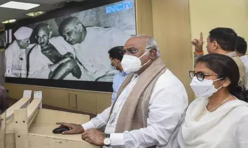 కాంగ్రెస్ పార్టీకి ఒక టీవీ ఛానల్ కావలెను.. అందుకే..!