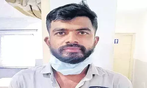 హిజ్రాని ప్రేమించి పెళ్లి చేసుకున్నాడు.. ఇప్పుడేమో ఓ అమ్మాయి మీద మనసు పారేసుకున్నాడు హిజ్రాని ప్రేమించి పెళ్లి చేసుకున్నాడు.. ఇప్పుడేమో ఓ అమ్మాయి మీద మనసు పారేసుకున్నాడు