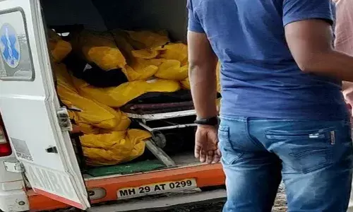 corona dead bodies in ambulance