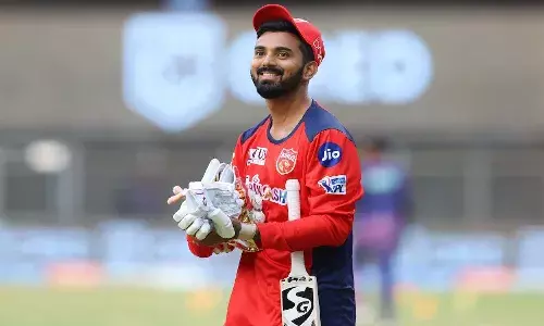 కడుపులో నొప్పితో విలవిల్లాడిన కె.ఎల్.రాహుల్.. ఆసుపత్రికి తరలింపు..!