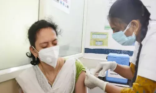 తెలంగాణ ప్రభుత్వ కీలక నిర్ణయం.. నేటి నుంచి రెండో డోసు వారికే టీకాలు.. స్లాట్ బుకింగ్ అవసరం లేదు