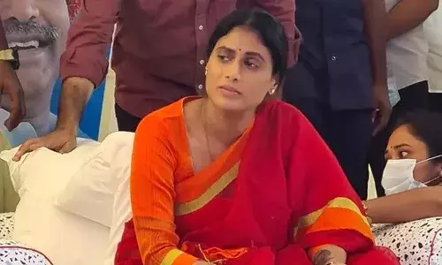 షర్మిల సంచలన ప్రకటన.. సాయం కోసం కాల్ చేయండి