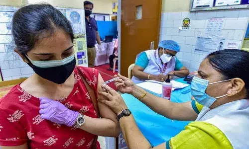 టీకా ప్రభావాలను తెలుసుకునేందుకు జాతీయ స్థాయిలో వ్యాక్సిన్ ట్రాకర్