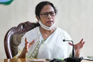 మోదీ ఎదురు చూసారాన్న వార్తలపై ఫైర్ అయిన మమతా బెనర్జీ మోదీ ఎదురు చూసారాన్న వార్తలపై ఫైర్ అయిన మమతా బెనర్జీ