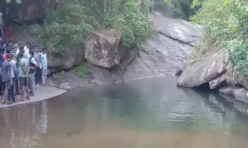 విశాఖలో విషాదం : ఫోటోషూట్ కోసం వెళ్లి ముగ్గురు మృత్యువాత