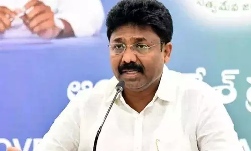 ప‌రీక్ష‌లు నిర్వ‌హించి తీరుతాం : మంత్రి సురేష్