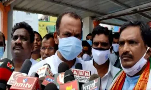 కమీషన్ల మీద ఉన్న శ్రద్ద.. కరోనా బాధితుల మీద లేదు