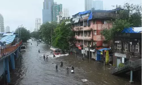 ముంబైని ముంచెత్తిన భారీ వర్షాలు