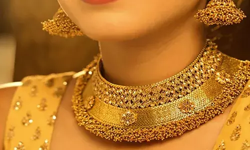 బంగారం కొనాలనుకునేవారికి శుభవార్త