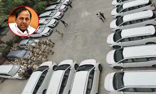 అదనపు కలెక్టర్లకు కొత్త కార్లు అందజేయనున్న సీఎం కేసీఆర్‌