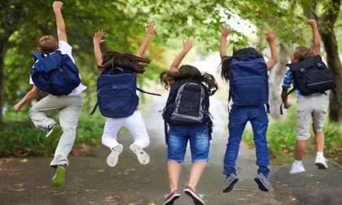 స్కూళ్లకు వేసవి సెలవులు పొడిగింపు.. ఎప్ప‌టివ‌ర‌కంటే..