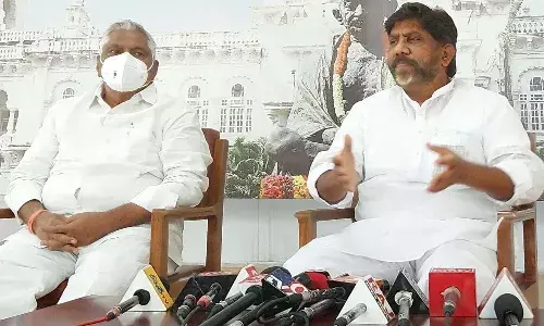 మోదీ ప్రభుత్వం వ్యవస్థలను కూల్చేస్తోంది