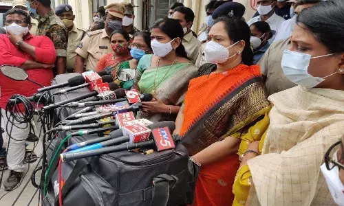 తాడేపల్లి హత్యాచార బాధితురాలికి రూ. 5 లక్షల పరిహారం