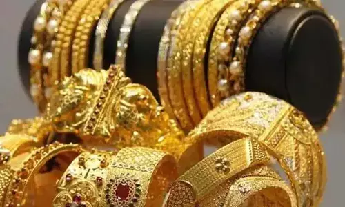 భారీగా పెరుగుతున్న బంగారం కొనుగోళ్లు.. నేటి ధర ఎంతంటే..?