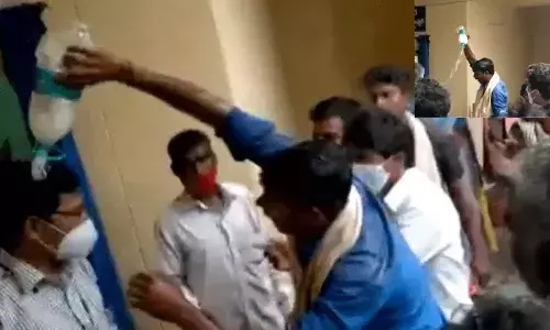 తహసీల్దార్‌పై డీజిల్‌ పోసిన రైతు.. రైతుబంధు, భీమా రాక న‌ష్ట‌పోతున్నామ‌ని ఆవేద‌న‌