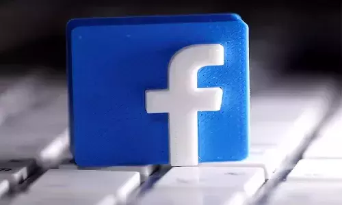 ఫేస్బుక్.. 3కోట్ల  మంది యూజర్లకు షాక్ ఇస్తూ..!