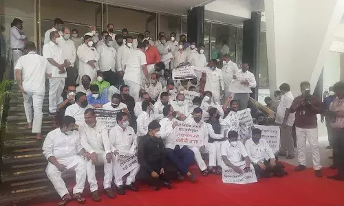 బీజేపీకి గట్టి షాక్ : 12 మంది ఎమ్మెల్యేలపై ఏడాది పాటు సస్పెన్షన్