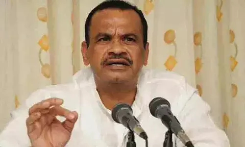 ఏడేళ్లు అవుతున్న నిధులు ఇవ్వడం లేదు.. ఆ ప్రాజెక్టులను త్వరగా పూర్తిచేయాలి
