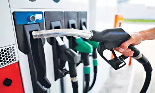 ఢిల్లీలో కూడా వంద దాటేసింది..