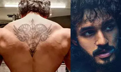 అఖిల్ అదరగొట్టే బాడీ.. మైండ్ బ్లాక్ చేసిన పోస్టర్