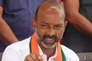 సర్వే రిపోర్ట్స్ వచ్చాయి.. హుజురాబాద్లో గెలిచేది ఆయనే.. సర్వే రిపోర్ట్స్ వచ్చాయి.. హుజురాబాద్లో గెలిచేది ఆయనే..