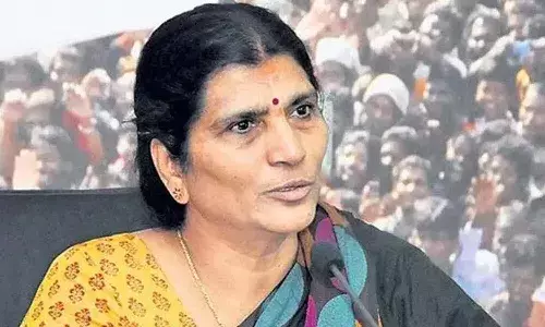 రాష్ట్రానికి రాకుండా అడ్డుకున్నారు.. రాజకీయం చేయొద్దు