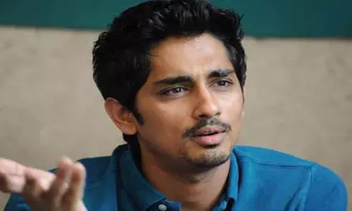 వయసుపై సెటైర్స్.. ఎక్కడ్నుంచి వస్తార్రా మీలాంటోళ్లు.. దరిద్రం  అంటూ సిద్ధార్ద్ ట్వీట్