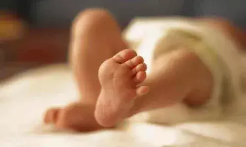 దారుణం.. ఏడు నెలల పసికందును ఎత్తుకెళ్లి