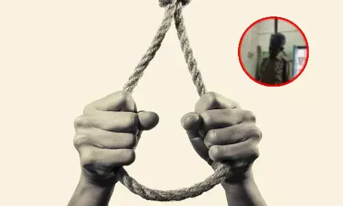 కంట్రోల్ రూంలో హెడ్ కానిస్టేబుల్ ఆత్మ‌హ‌త్య‌