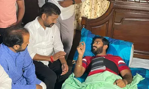 ప్రభుత్వానికి గులాంగిరి చేస్తున్నారని.. రేవంత్ ఫైర్