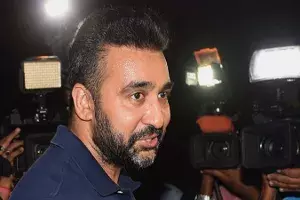 రాజ్కుంద్రాపై సొంత ఉద్యోగులే వ్యతిరేక సాక్ష్యం..! రాజ్కుంద్రాపై సొంత ఉద్యోగులే వ్యతిరేక సాక్ష్యం..!