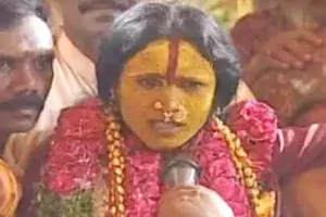 భవిష్యవాణి వినిపించిన మాతంగి స్వర్ణలత భవిష్యవాణి వినిపించిన మాతంగి స్వర్ణలత
