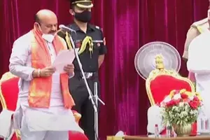 సీఎంగా ప్రమాణ స్వీకారం చేసిన బసవరాజ్ బొమ్మై సీఎంగా ప్రమాణ స్వీకారం చేసిన బసవరాజ్ బొమ్మై