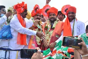 కాంగ్రెస్ పార్టీలో పెరిగిన జోష్.. నేతలకు ఘనస్వాగతం కాంగ్రెస్ పార్టీలో పెరిగిన జోష్.. నేతలకు ఘనస్వాగతం