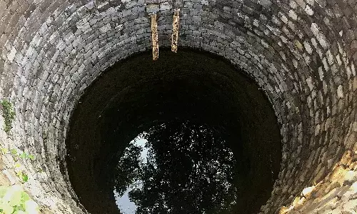 విషాదం.. ఇద్దరు విద్యార్థినులు జలసమాధి