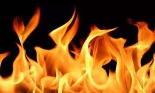 ఊహించని విధంగా ఊర్లో మంటలు.. భయపడుతున్న జనం