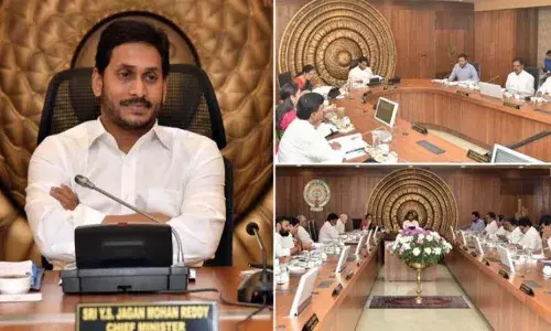 కొనసాగుతున్న ఏపీ కేబినెట్ సమావేశం