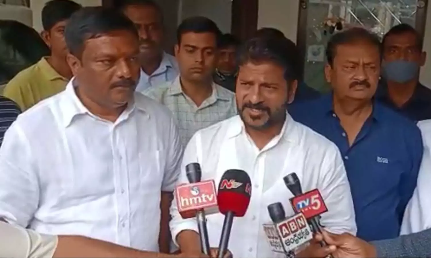 టీఆర్ఎస్ ఎమ్మెల్యేలు అలా పోరాడండి.. లేదంటే రాజీనామా చేయండి టీఆర్ఎస్ ఎమ్మెల్యేలు అలా పోరాడండి.. లేదంటే రాజీనామా చేయండి