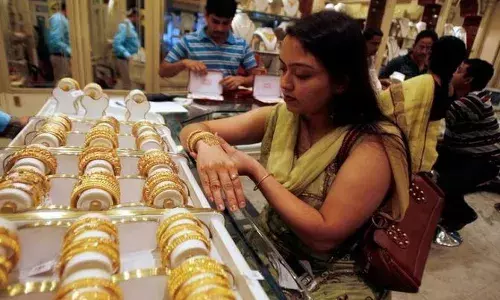 నేడు బంగారం ధరలు ఎలా ఉన్నాయో తెలుసా..?