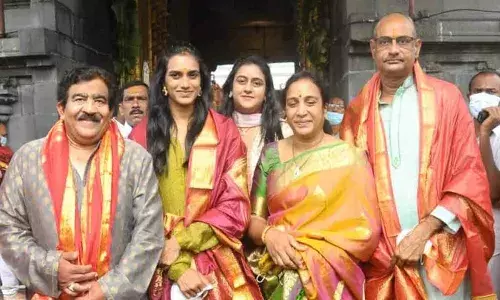 శ్రీవారిని దర్శించుకున్న పీవీ సింధు