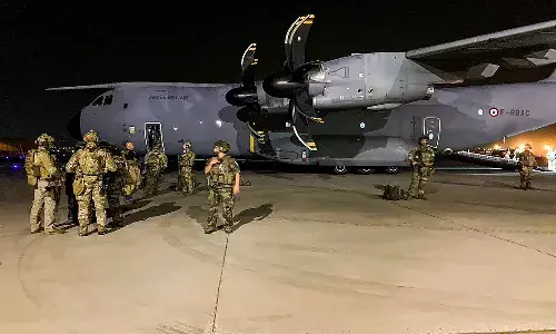 కాబూల్‌లో భార‌త ఎంబ‌సీ మూసివేత‌.. సిబ్బంది త‌ర‌లింపు