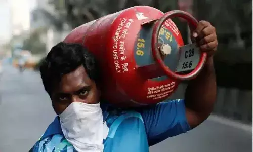 షాక్.. మళ్లీ పెరిగిన గ్యాస్ సిలిండర్ ధర