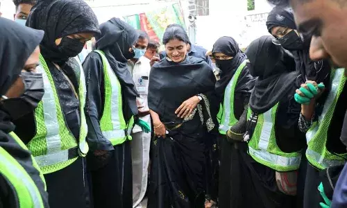 ఓల్డ్ సిటీలో వైఎస్ఆర్ కా బేటీ..!