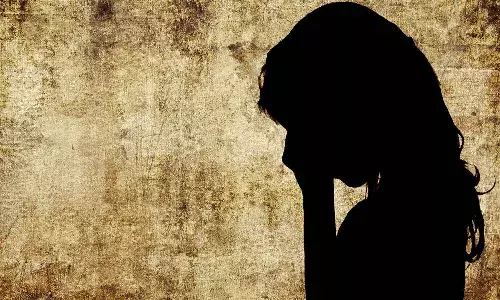 పదో తరగతి బాలిక పట్ల కానిస్టేబుల్ అసభ్య ప్రవర్తన