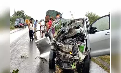 నెల్లూరు జిల్లాలో ఘోర రోడ్డు ప్రమాదం